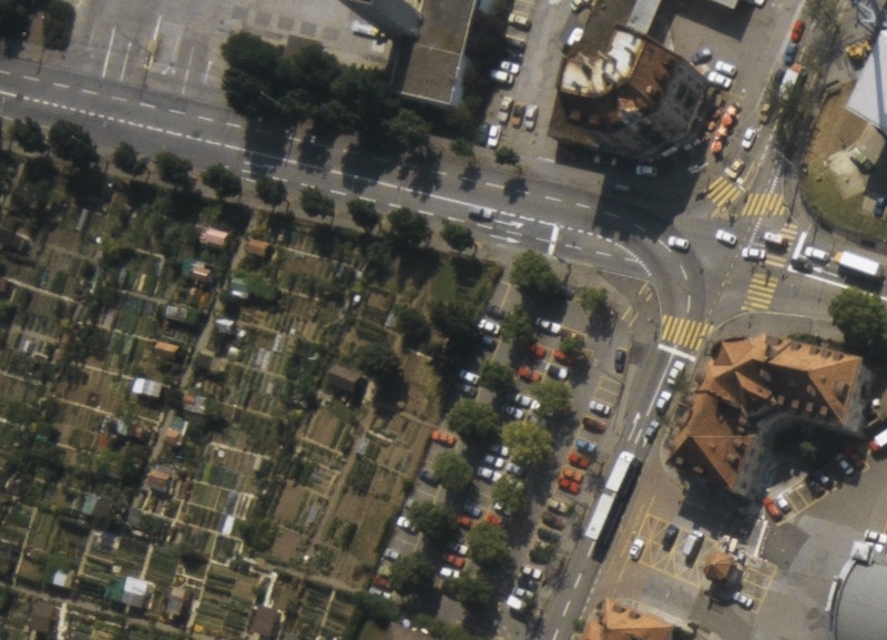 Baslerstrasse in Zürich im Jahr 1991 von oben gesehen (© ETH-Bibliothek Zürich, Bildarchiv/Stiftung Luftbild Schweiz / Fotograf: Swissair Photo AG / LBS_R1-911182 / CC BY-SA 4.0)