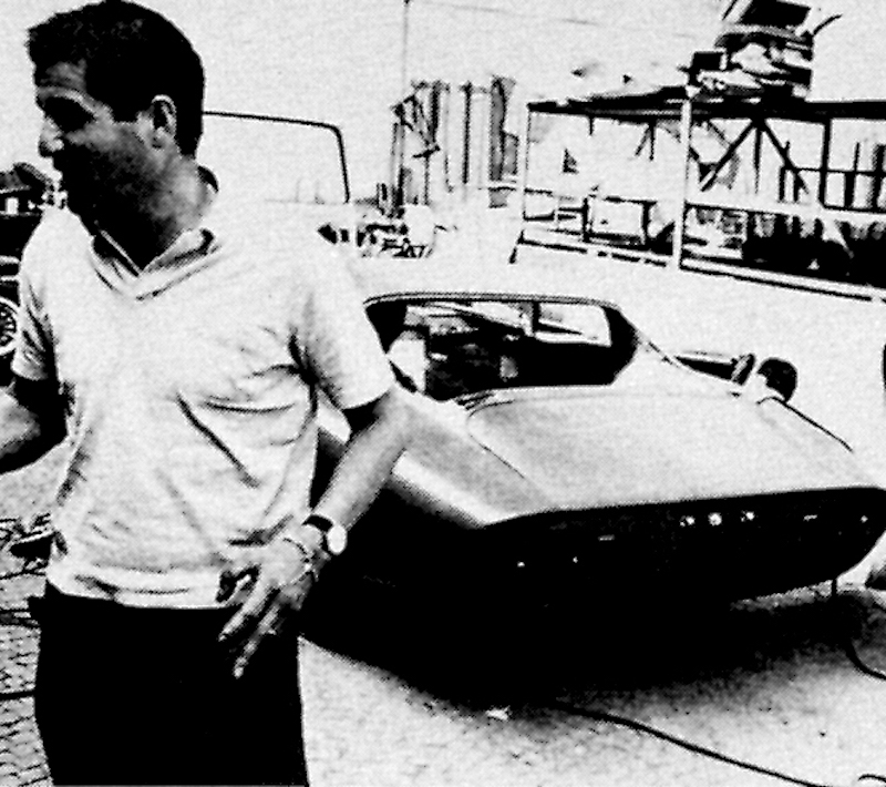 Giotto Bizzarrini und ein A3/C bei der Carrozzeria BBM in Modena