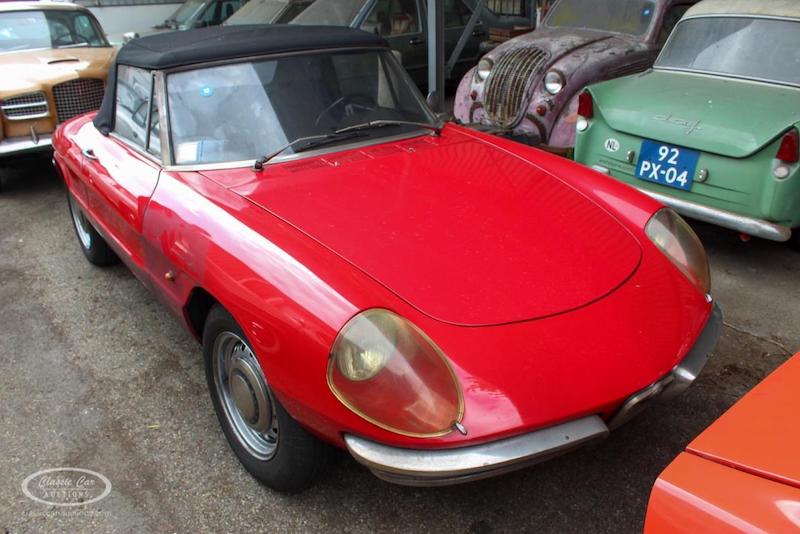 Alfa Romeo Spider Duetto - Palmen Scheuenfund-Sammlung (© Classic Car Auction)