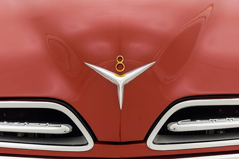 Artikelbild Adorned with foreign stars