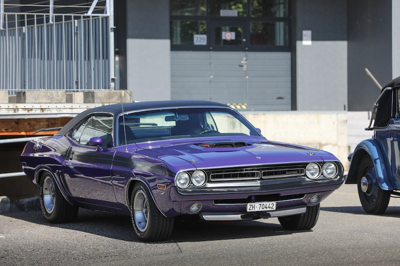 Ein Dodge Challenger von 1971 in der Farbe "Plum Crazy"