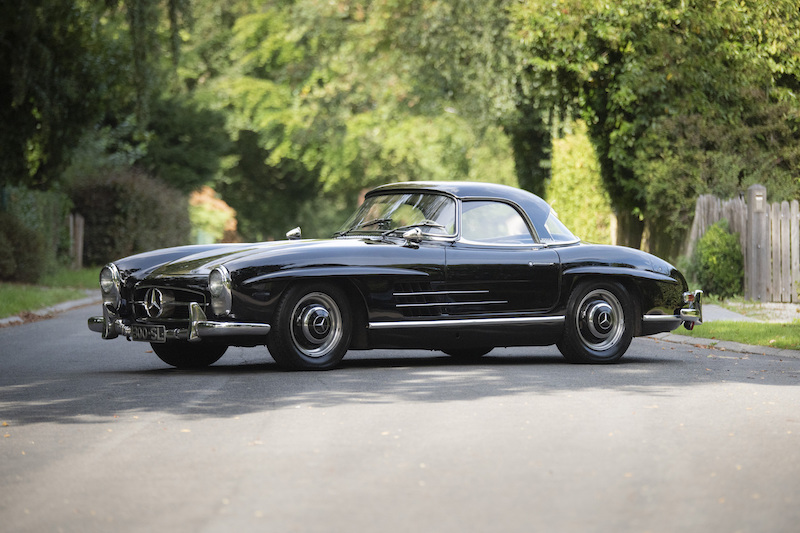 Mercedes-Benz 300 SL Roadster in schwarz