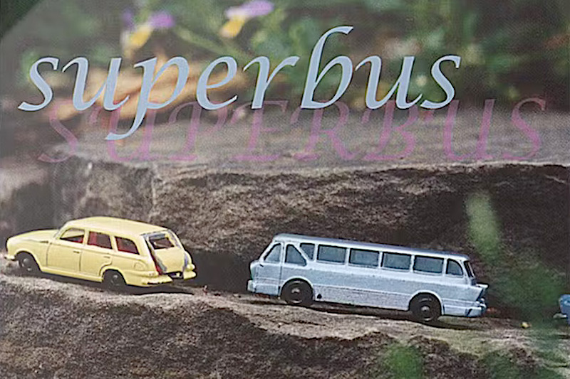 Cover des Albums "Superbus" von Wild Carnation mit Vauxhall Victor Estate Car und Leyland Royal Tiger Coach von Matchbox