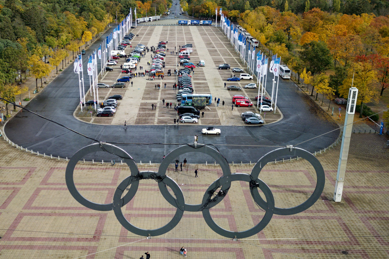 Oldtimertreffen am Olympiastadion in Berlin - aus ungewohnter Perspektive (© Ralf Kruse)