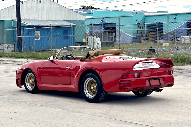 CMC Classic 359 (1989) – © bringatrailer.com