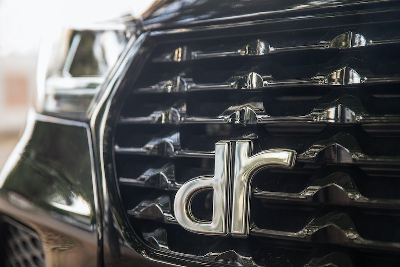 DR-Emblem im Kühlergrill