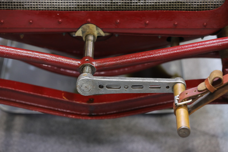 Anlasserkurbel des Fiat 130 HP von 1907 an der Rétromobile 2024 (© Bruno von Rotz)