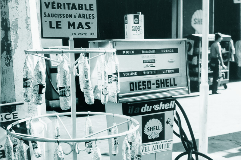 Artikelbild Der Zeit voraus: Würstchen an der Tankstelle