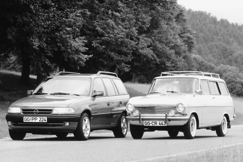 Opel Astra Caravan (1993) und Opel Caravan 1000 (1963)