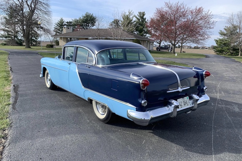 Oldsmobile 98 4-Door Sedan (1954) mit Klimaanlage