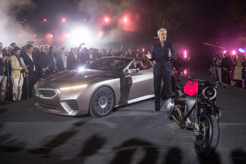 BMW Concept Skytop, vorgestellt von BMW-Designer Adrian van Hooydonk am Concorso d'Eleganza Villa d'Este 2024 (© Daniel Reinhard)