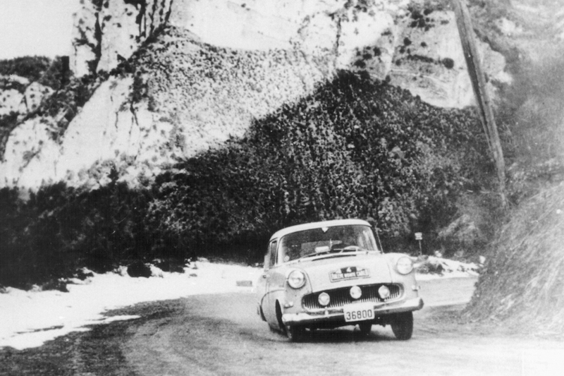 Opel Rekord (1958) – Konstantinos Lycouris und Dimitris Nomikos bei der Rallye Monte-Carlo 1958