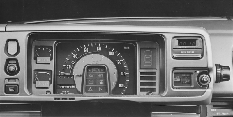 Cockpit des linksgelenkten Honda Prelude von 1979