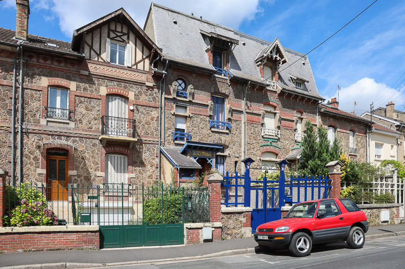 Toyota RAV4 in Epernay (© Bruno von Rotz)