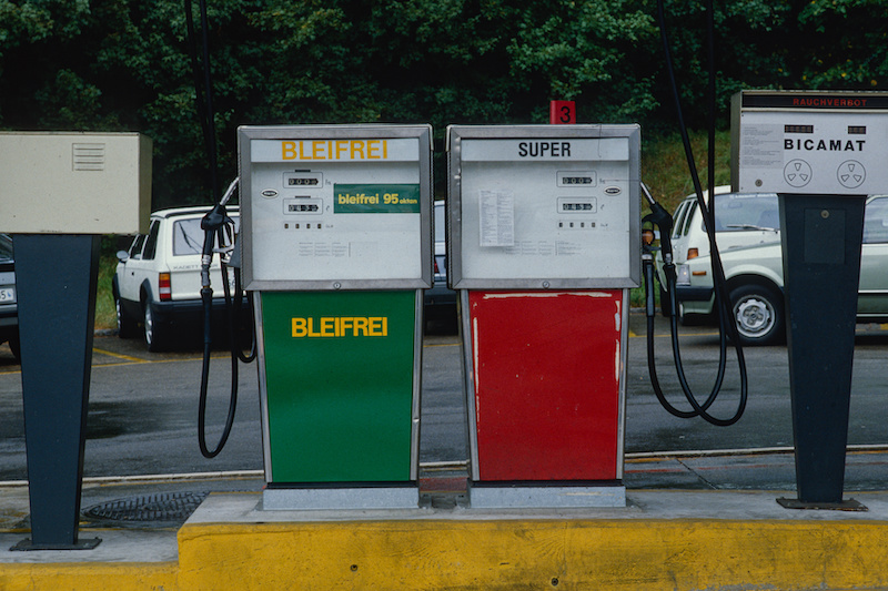 Zapfsäulen für Bleifrei 95 und Super – © ETH e-pics