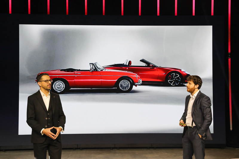 MG Cybester und MGB an der Auto Zürich 2024 (© Bruno von Rotz)