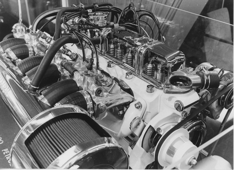 Einspritzmotor des Triumph TR6 am Genfer Autosalon 1969