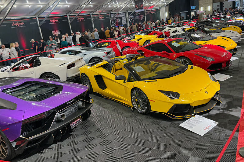 Junge Sportwagen aus Europa an der Barrett-Jackson Versteigerung Scottsdale 2025 (© Martin Widler)