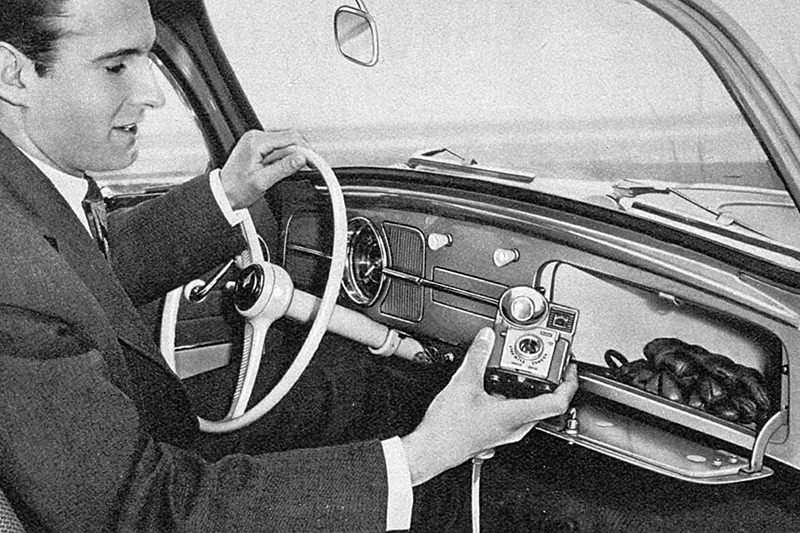 VW 1200 (1961) – Anzeige für die Autokamera Kodak Starmite