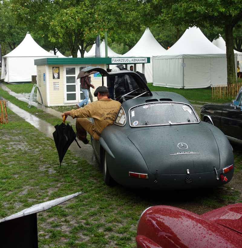 Regnerischer Abschied von den Classic Days in Düsseldorf (© Wolfram Hamann)