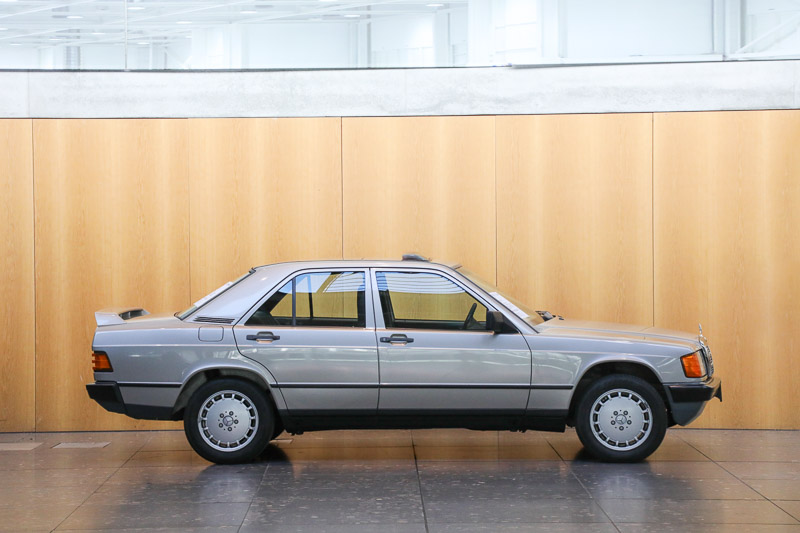 Mercedes-Benz 190E an der Retro Classics Stuttgart 2025 (© Bruno von Rotz)