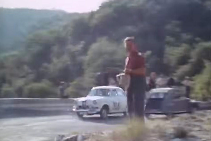 Alfa Romeo Giulietta am Coupe des Alpes 1958 - Ausschnitt (© Shell)