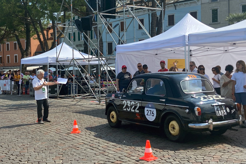 Fiat 1100 bei der Zeitnahme an der 1000 Miglia 2025 (© Emanuel Zifreund)