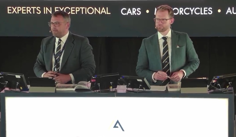 Auktionäre an der Arbeit bei Iconic Auctioneers in Silverstone 2025