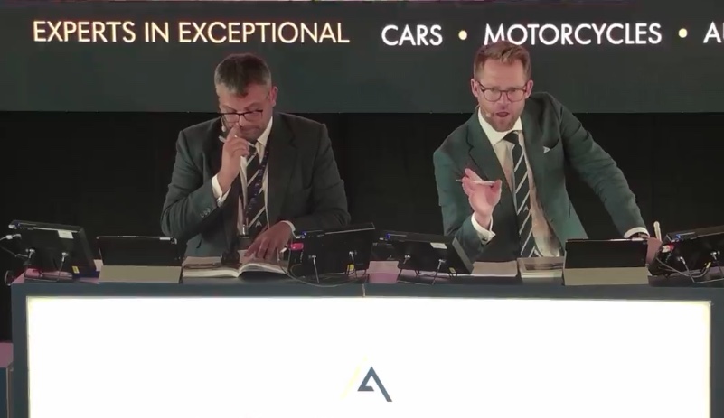 Auktionäre an der Arbeit bei Iconic Auctioneers in Silverstone 2025