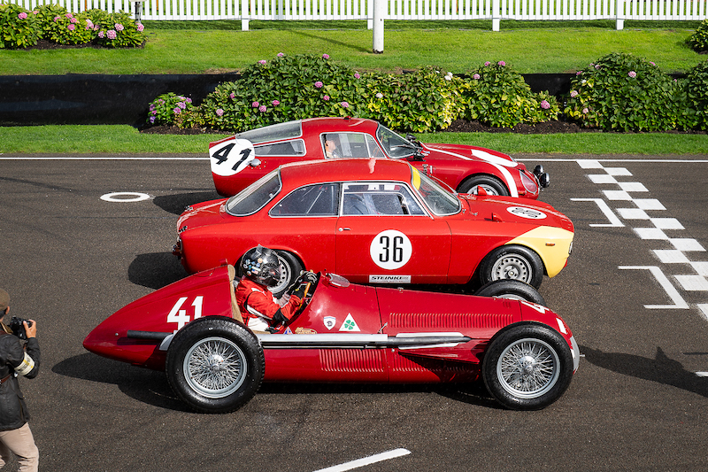 Monoposti und GT in derAlfa-Romeo Parade am Goodwood Revival 2025 (© Stuart Adams)