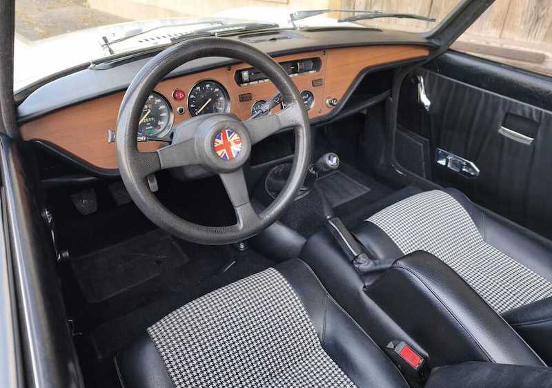 Interieur des Triumph Spitfire 1500 von 1979 (© Touring Garage)