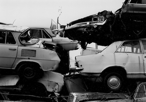 Ein Autofriedhof in Wien im Jahr 1983 - Ersatzteilspender