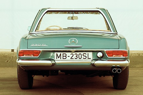Mercedes Benz 230 SL 1963 - Heckansicht (© Daimler AG)