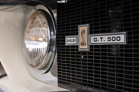 Spezielle Scheinwerfereinfassungen am Shelby Mustang GT 500 Special von 1967