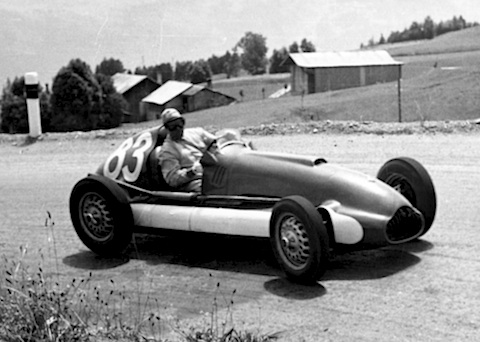 Peter Hirt am Lenkrad des BMW Veritas Meteor Formel 2 Rennwagens (1950, Sierre)