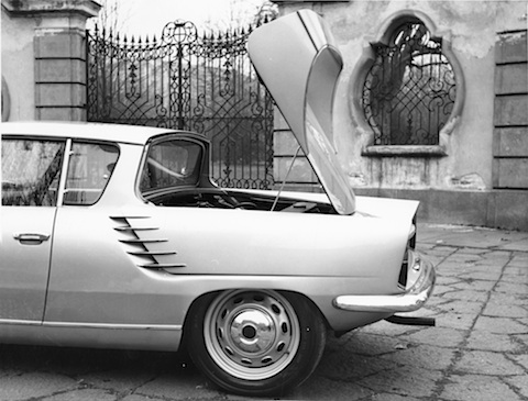 Michelotti-Boudot-Conrero von 196 mit offener Motorhaube  (© Archiv Automobil Revue / zwischengas.com)
