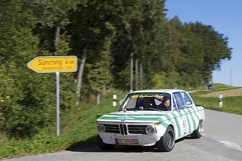 BMW 2002 von 1968 an der ADAC-3-Städte-Rallye 2013