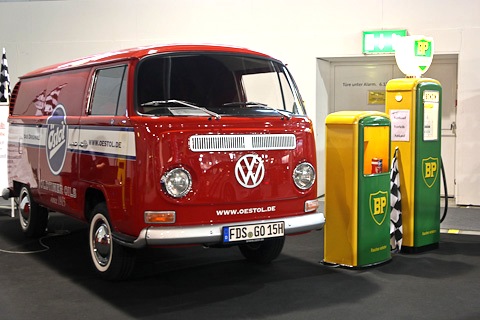 VW Bus als Sympathieträger an der Auto Zürich 2013