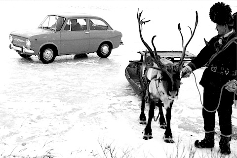 Artikelbild Der Weihnachtsmann, das Rentier und der Fiat 850