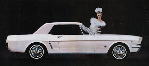 Ford Mustang und Tiffany in der Werbung des Jahres 1965 (© Ford Motor Company)