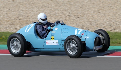 Mit Vollvisierhelm im Gordini