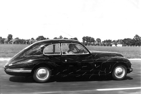 Bristol 401 mit Wollfäden zur Überprüfung der Luftströmung im Jahr 1950