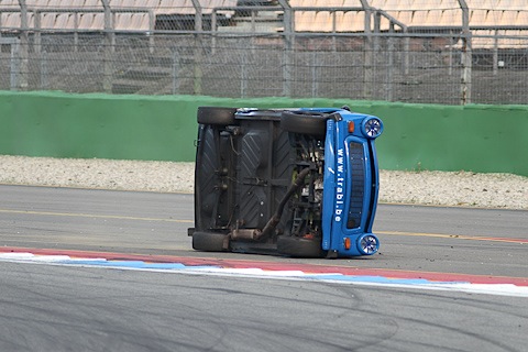 Trabant in Seitenlade im Rennen der YTCC in Hockenheim 2014