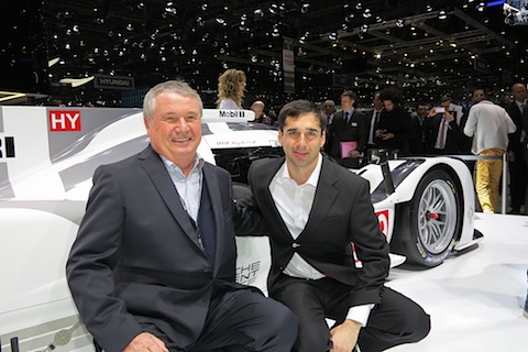 Klaus Bischof im Gespräch mit Porsche-Werksfahrer Neel Jani (© Laurent Missbauer)