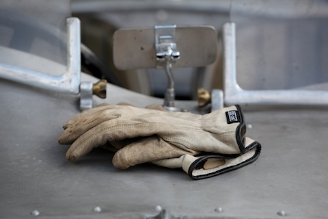 Artikelbild Drive more safely with car gloves