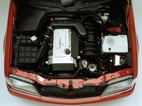 Motor des Mercedes Benz C 36 1993 (© Daimler AG)