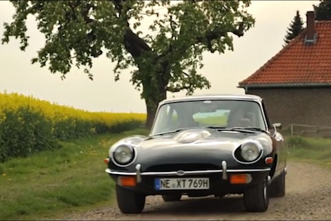 Petra Sagnak und ihr Jaguar E Type