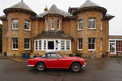 Triumph TR 4 beim Golf Hotel Dornoch