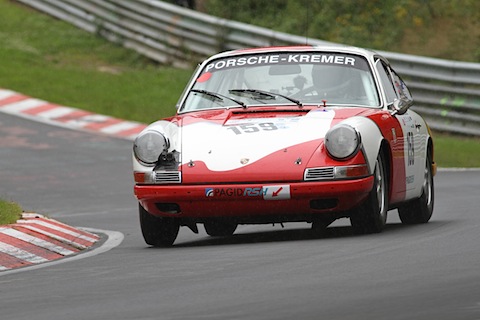 Walter Röhrl auf einem Porsche 911 am AVD Historic Marathon 2014
