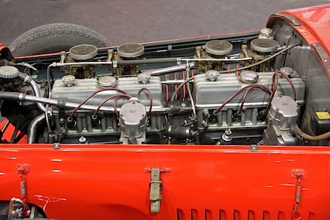 Zwei hintereinander liegende Motoren im Monaci Bimotore von 1952